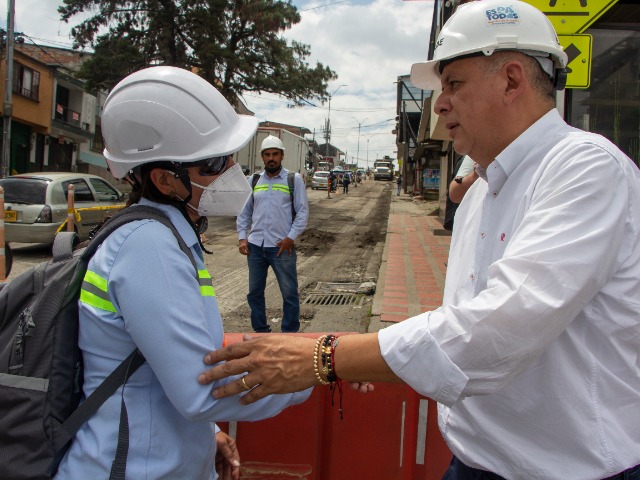 Con Obras Que Transforman A Armenia R Os Morales Le Cumple A Los