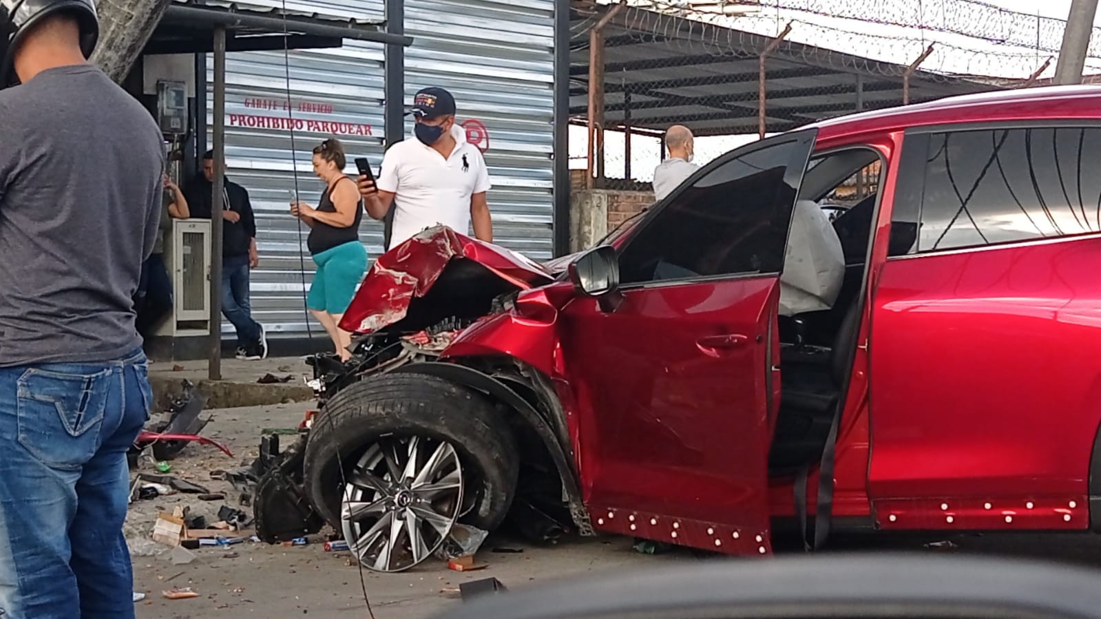 Lesionados En Accidente De Tránsito En Armenia 0844