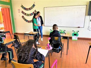 13818_emca-fortalece-trabajo-de-colegios-en-manejo-eficiente_1024x600